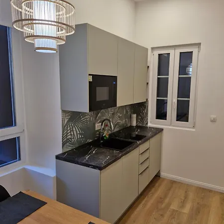 Manzoni * غييكا